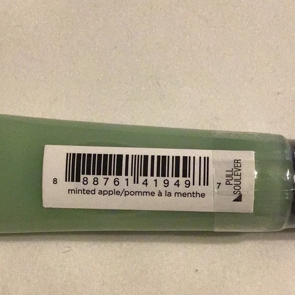 Avon Crave Lip Gloss - Minted Apple - Picture 3 of 3